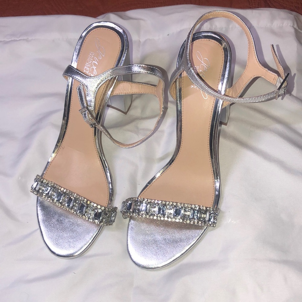 BADGLEY MISCHKA JEWEL silver sling back w rhinestone toe strap